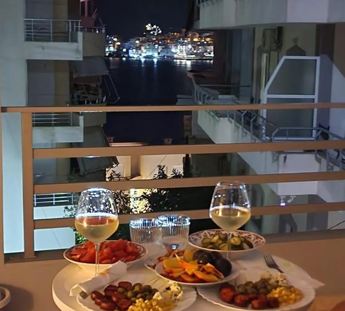 Fancy Sea View Apartment 1 Saranda
